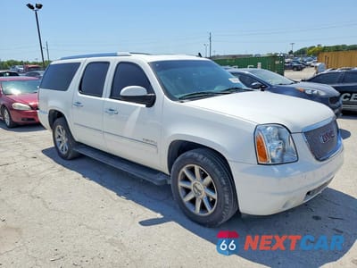 Czwarte zdjęcie samochodu z boku: 2012 GMC YUKON XL DENALI VIN:1GKS2MEF1CR322142 - miniatura