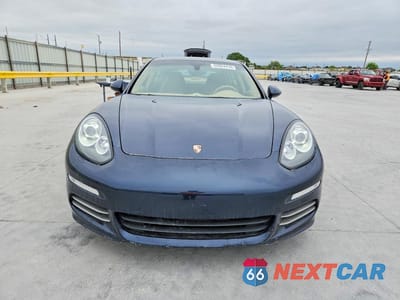 Piąte zdjęcie samochodu w środku: 2014 PORSCHE PANAMERA 2 VIN:WP0AA2A70EL005200 - miniatura