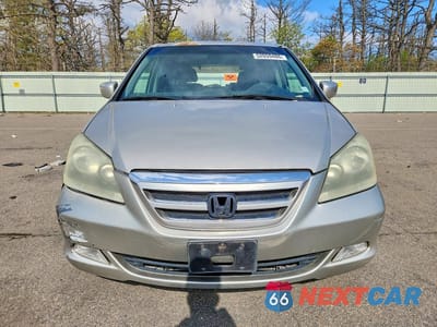 Piąte zdjęcie samochodu w środku: 2005 HONDA ODYSSEY TOURING VIN:5FNRL38895B029483 - miniatura