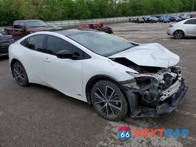 Czwarte zdjęcie samochodu z boku: 2023 TOYOTA PRIUS LIMITED VIN:JTDADABU6P3004870 - miniatura