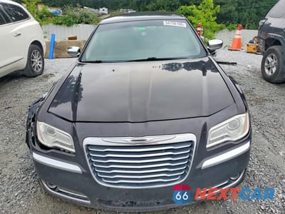 Piąte zdjęcie samochodu w środku: 2013 CHRYSLER 300C VIN:2C3CCAEG7DH630426 - miniatura