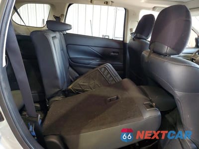 Zdjęcie 11 z 13 samochodu: 2019 MITSUBISHI OUTLANDER SE VIN:JA4AZ3A32KZ003995 - miniatura