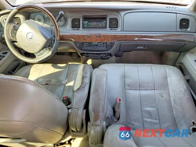 Zdjęcie 8 z 12 samochodu: 2006 MERCURY GRAND MARQUIS VIN:2MHFM75W96X641891 - miniatura