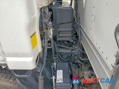 Zdjęcie 12 z 13 samochodu: 2023 ISUZU NPR HD REFRIGERATED BOX TRUCK ** R & D * PRI FLEET ** VIN:JALC4W161P7012228 - miniatura