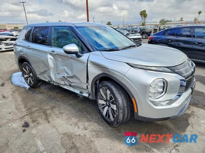 Czwarte zdjęcie samochodu z boku: 2025 MITSUBISHI OUTLANDER SE VIN:JA4J4VA82SZ059652 - miniatura