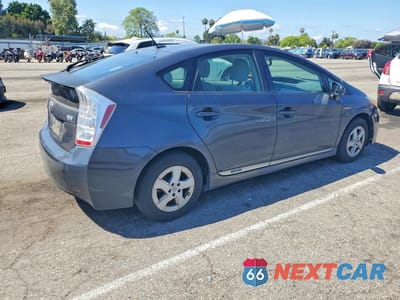 Trzecie zdjęcie samochodu z tyłu: 2011 TOYOTA PRIUS TWO VIN:JTDKN3DU0B1375389 - miniatura