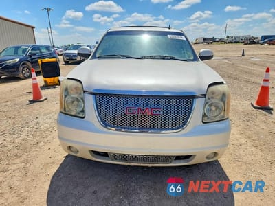 Piąte zdjęcie samochodu w środku: 2010 GMC YUKON DENALI VIN:1GKUCEEF2AR230790 - miniatura