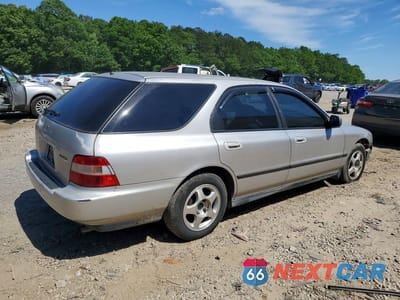 Trzecie zdjęcie samochodu z tyłu: 1996 HONDA ACCORD LX VIN:1HGCE1820TA000638 - miniatura