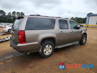 Trzecie zdjęcie samochodu z tyłu: 2013 CHEVROLET SUBURBAN C1500 LS VIN:1GNSCHE03DR376840 - miniatura