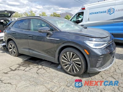 Czwarte zdjęcie samochodu z boku: 2023 VOLKSWAGEN ID.4 PRO S VIN:1V2VMPE81PC016684 - miniatura