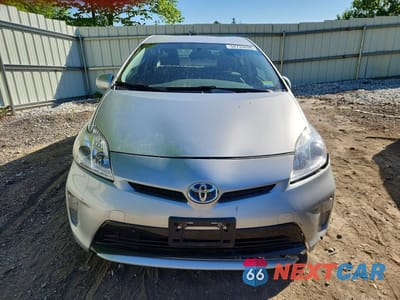 Piąte zdjęcie samochodu w środku: 2015 TOYOTA PRIUS TWO VIN:JTDKN3DU0F1875901 - miniatura
