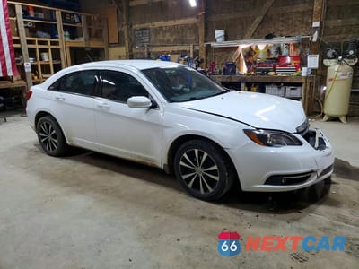 Czwarte zdjęcie samochodu z boku: 2014 CHRYSLER 200 TOURING VIN:1C3CCBBG4EN120408 - miniatura