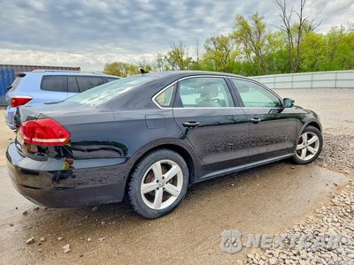 Trzecie zdjęcie samochodu z tyłu: 2013 VOLKSWAGEN PASSAT SE VIN:1VWBP7A39DC053982 - miniatura