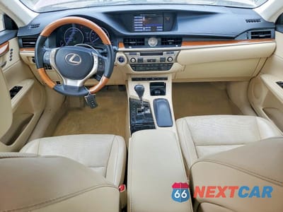 Zdjęcie 8 z 12 samochodu: 2014 LEXUS ES 300H VIN:JTHBW1GG8E2056133 - miniatura