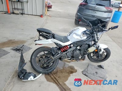 2013 KAWASAKI EX650 E JKAEXEE1XDDA13348 - główne zdjęcie licytacji z USA - miniatura