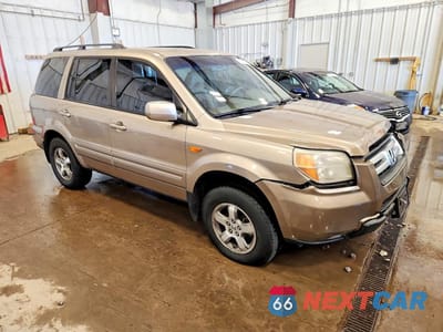 Czwarte zdjęcie samochodu z boku: 2006 HONDA PILOT EX VIN:2HKYF18716H557620 - miniatura