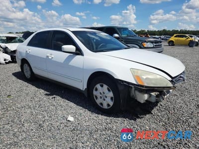 Czwarte zdjęcie samochodu z boku: 2003 HONDA ACCORD LX VIN:1HGCM56373A087038 - miniatura