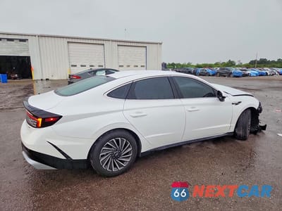 Trzecie zdjęcie samochodu z tyłu: 2025 HYUNDAI SONATA HYBRID SEL VIN:KMHL34JJ4SA104700 - miniatura