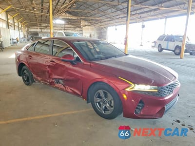 Czwarte zdjęcie samochodu z boku: 2022 KIA K5 LXS VIN:5XXG14J23NG151018 - miniatura