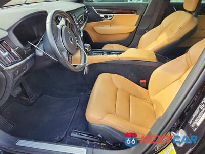 Zdjęcie 7 z 13 samochodu: 2018 VOLVO S90 T5 MOMENTUM VIN:LVY982AK9JP025959 - miniatura