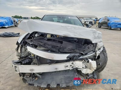 Piąte zdjęcie samochodu w środku: 2021 LEXUS IS 300 VIN:JTHAA1D29M5111575 - miniatura