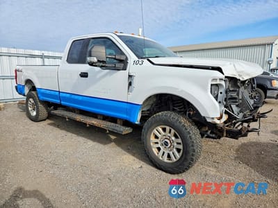 Czwarte zdjęcie samochodu z boku: 2019 FORD F350 SUPER DUTY VIN:1FT8X3B67KEF98255 - miniatura