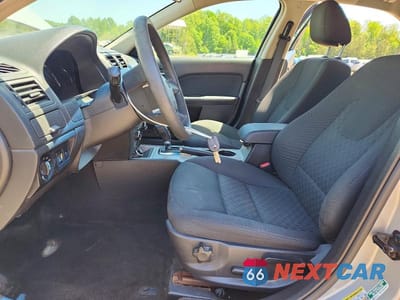 Zdjęcie 7 z 12 samochodu: 2010 FORD FUSION SE VIN:3FAHP0HA0AR220614 - miniatura
