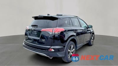Czwarte zdjęcie samochodu z boku: 2017 TOYOTA RAV4 XLE VIN:2T3RFREV0HW654552 - miniatura