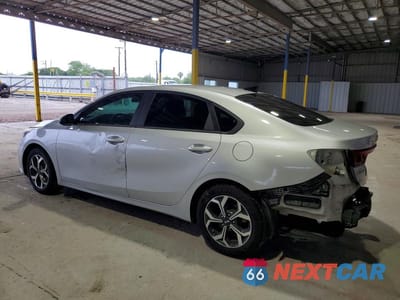 Drugie zdjęcie samochodu z przodu: 2021 KIA FORTE LXS VIN:3KPF24AD6ME269632 - miniatura