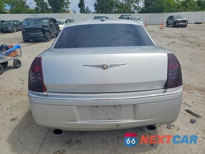 Zdjęcie 6 z 12 samochodu: 2007 CHRYSLER 300C VIN:2C3KA63H97H637604 - miniatura