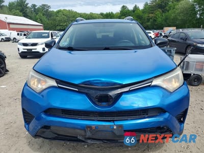 Piąte zdjęcie samochodu w środku: 2016 TOYOTA RAV4 LE VIN:JTMBFREV3GJ065154 - miniatura