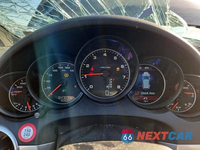 Zdjęcie 9 z 13 samochodu: 2017 PORSCHE CAYENNE VIN:WP1AA2A26HKA91660 - miniatura