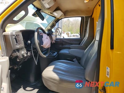 Zdjęcie 7 z 13 samochodu: 2022 GMC SAVANA BOX TRUCK VIN:7GZ37TC73NN006813 - miniatura