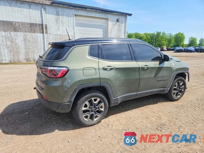 Trzecie zdjęcie samochodu z tyłu: 2018 JEEP COMPASS TRAILHAWK VIN:3C4NJDDB4JT373648 - miniatura