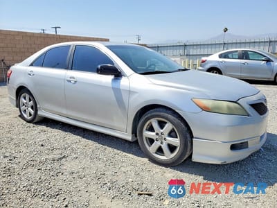 Czwarte zdjęcie samochodu z boku: 2007 TOYOTA CAMRY SE VIN:4T1BE46K67U017698 - miniatura