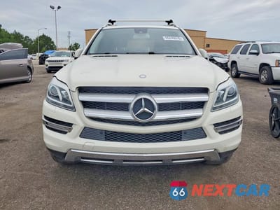 Piąte zdjęcie samochodu w środku: 2013 MERCEDES-BENZ GL 450 4MATIC VIN:4JGDF7CEXDA176758 - miniatura