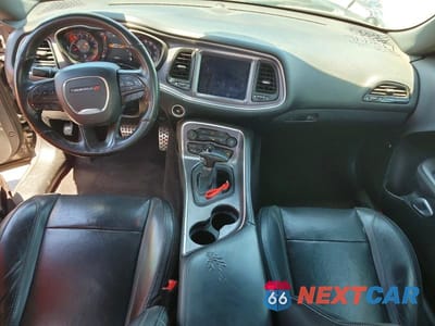 Zdjęcie 8 z 12 samochodu: 2017 DODGE CHALLENGER SXT VIN:2C3CDZAG6HH651517 - miniatura
