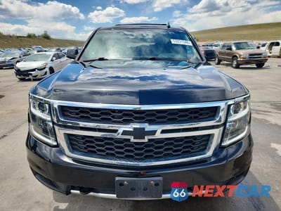 Piąte zdjęcie samochodu w środku: 2018 CHEVROLET SUBURBAN K1500 LT VIN:1GNSKHKC2JR116992 - miniatura