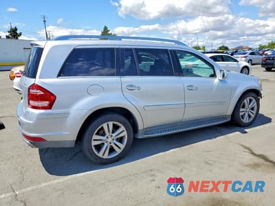 Trzecie zdjęcie samochodu z tyłu: 2010 MERCEDES-BENZ GL 450 4MATIC VIN:4JGBF7BE4AA596536 - miniatura