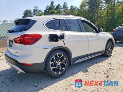 Trzecie zdjęcie samochodu z tyłu: 2020 BMW X1 XDRIVE28I VIN:WBXJG9C03L5R29996 - miniatura