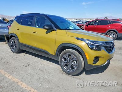 Czwarte zdjęcie samochodu z boku: 2024 KIA SELTOS S VIN:KNDEU2AA8R7652768 - miniatura