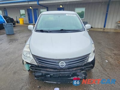 Piąte zdjęcie samochodu w środku: 2011 NISSAN VERSA 1.8 S VIN:3N1BC1CP7BL504911 - miniatura