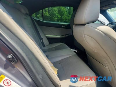 Zdjęcie 10 z 13 samochodu: 2016 LEXUS IS 200T VIN:JTHBA1D20G5003631 - miniatura