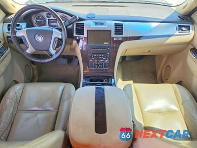 Zdjęcie 8 z 14 samochodu: 2010 CADILLAC ESCALADE ESV PREMIUM VIN:1GYUKJEF2AR173461 - miniatura