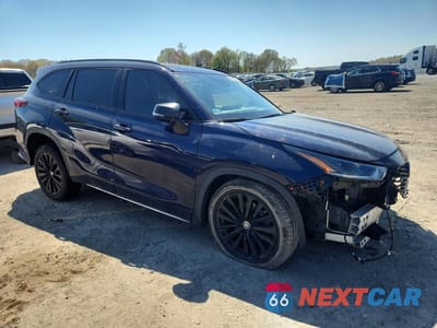 Czwarte zdjęcie samochodu z boku: 2023 TOYOTA HIGHLANDER XSE VIN:5TDKDRBH5PS012835 - miniatura