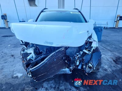 Piąte zdjęcie samochodu w środku: 2016 JEEP COMPASS LATITUDE VIN:1C4NJCEA6GD633109 - miniatura