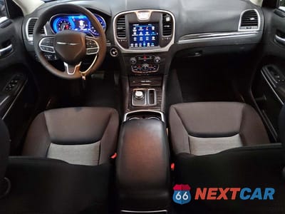 Zdjęcie 8 z 12 samochodu: 2022 CHRYSLER 300 TOURING VIN:2C3CCARG0NH205531 - miniatura