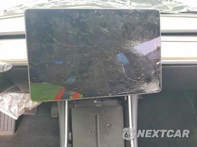 Zdjęcie 9 z 12 samochodu: 2018 TESLA MODEL 3 VIN:5YJ3E1EA5JF033035 - miniatura