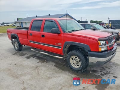 Czwarte zdjęcie samochodu z boku: 2004 CHEVROLET SILVERADO K2500 HEAVY DUTY VIN:1GCHK23244F246302 - miniatura