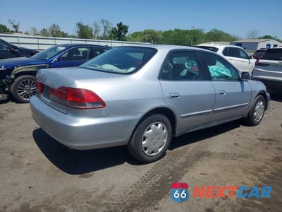Trzecie zdjęcie samochodu z tyłu: 2001 HONDA ACCORD LX VIN:1HGCG66501A021149 - miniatura